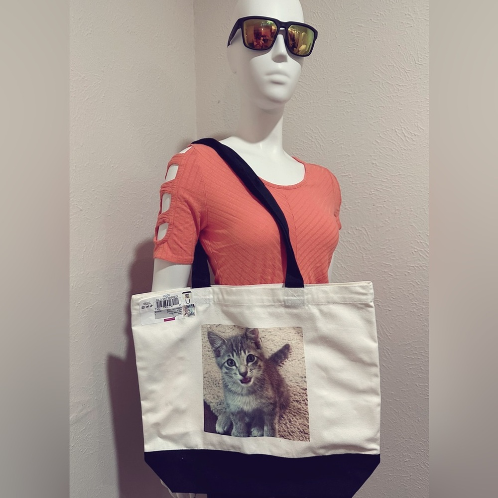 Large Tote bag With a beautiful of a baby kitten photo♥️